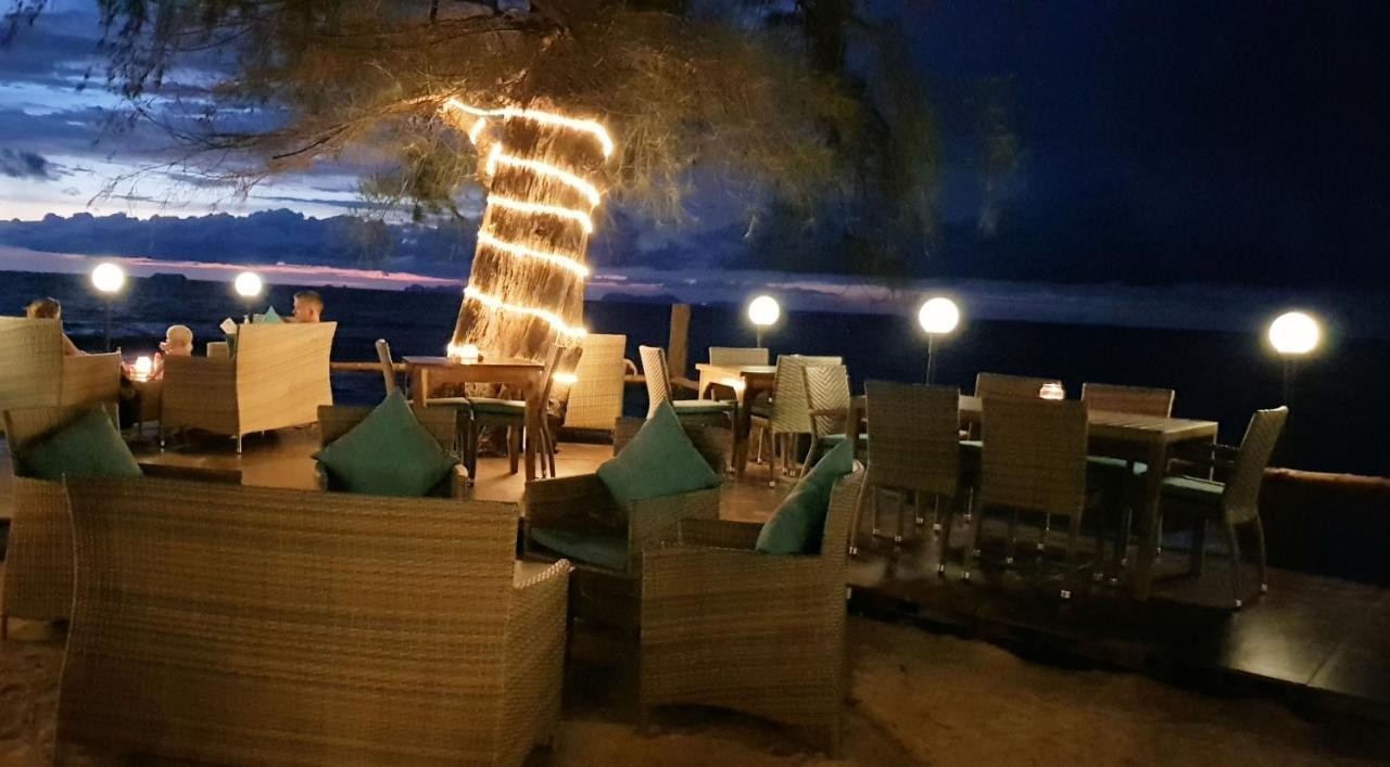 Thai House Beach Resort Ко-Ланта Экстерьер фото