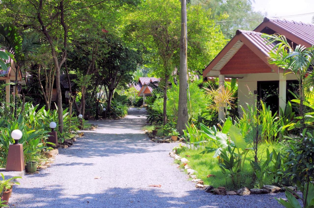 Thai House Beach Resort Ко-Ланта Экстерьер фото
