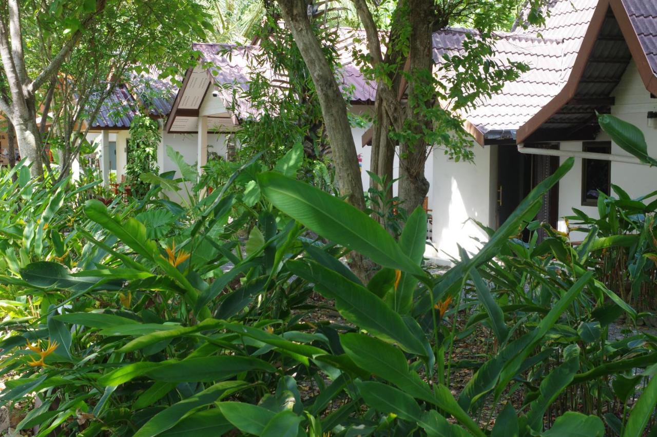 Thai House Beach Resort Ко-Ланта Экстерьер фото