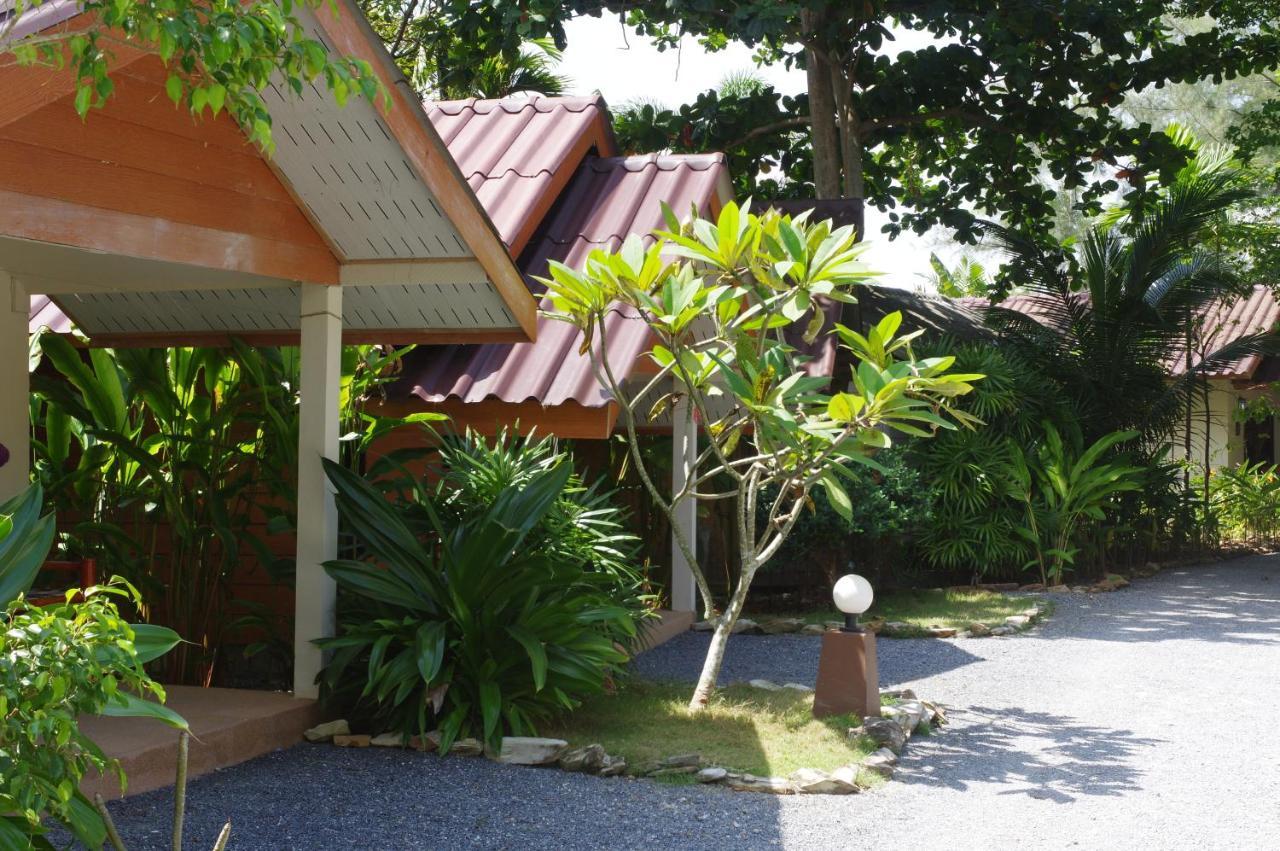 Thai House Beach Resort Ко-Ланта Экстерьер фото
