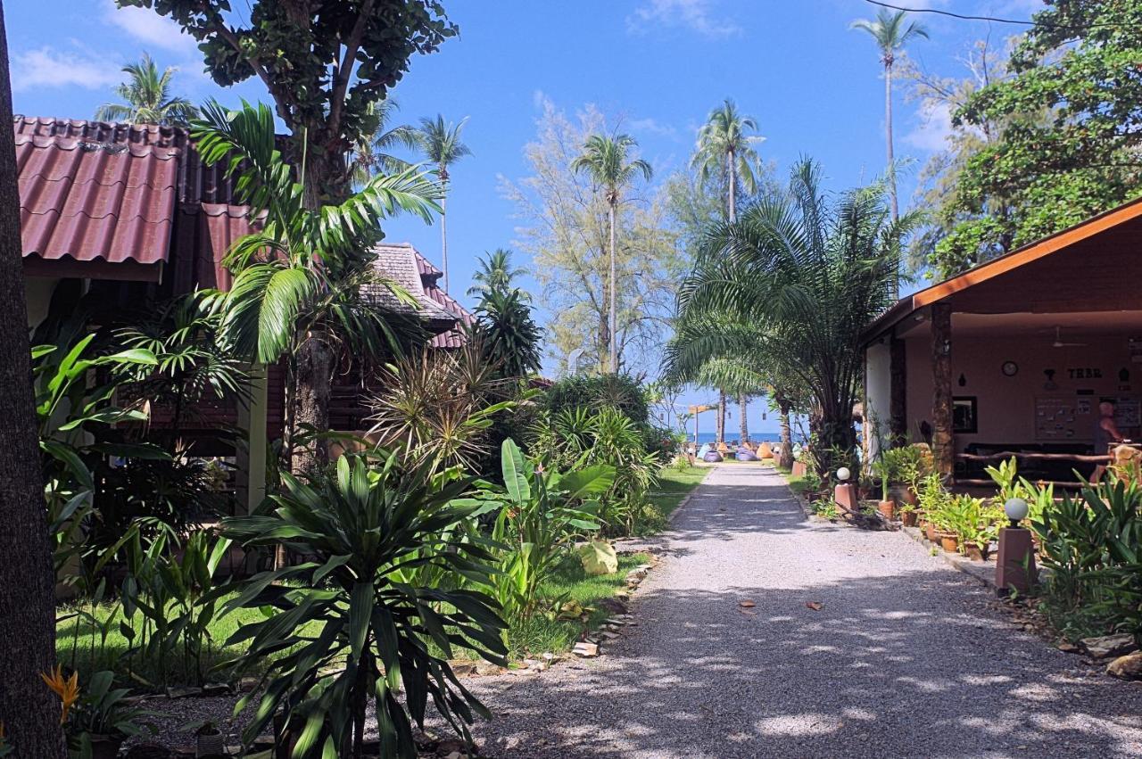 Thai House Beach Resort Ко-Ланта Экстерьер фото