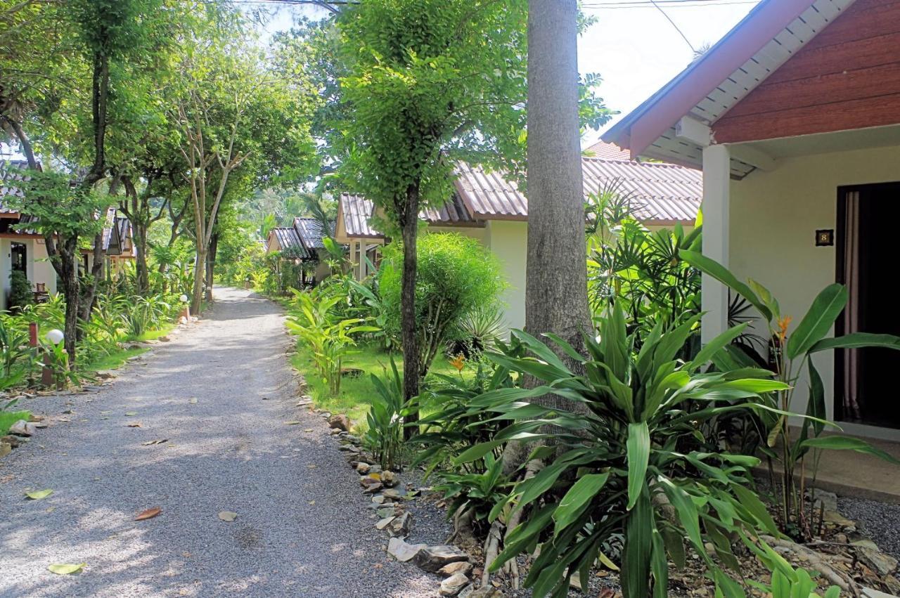 Thai House Beach Resort Ко-Ланта Экстерьер фото