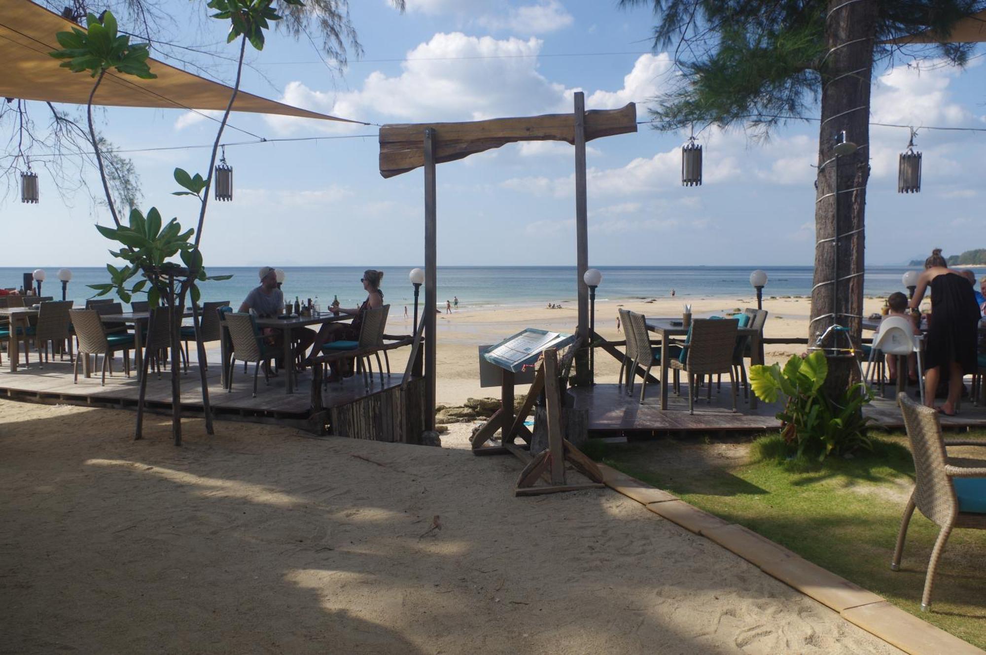 Thai House Beach Resort Ко-Ланта Экстерьер фото