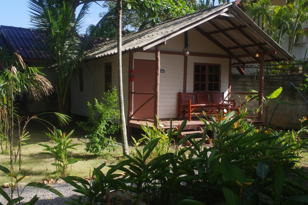 Thai House Beach Resort Ко-Ланта Экстерьер фото